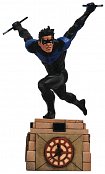DC Comic Gallery PVC Diorama Nightwing 23 cm --- DAMAGED PACKAGING