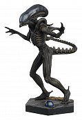 The Alien & Predator Figurine Collection Alien Xenomorph (Alien) 14 cm