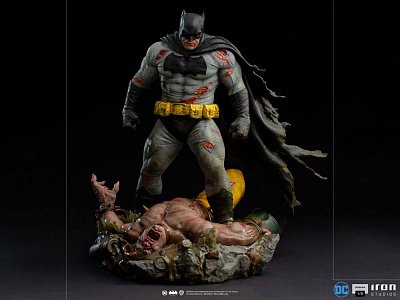 Batman: The Dark Knight Returns Diorama 1/6 Batman 38 cm