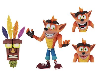 Crash Bandicoot Ultra Deluxe Action Figure Crash with Aku Aku Mask 14 cm