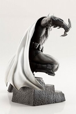 DC Comics ARTFX+ PVC Statue 1/10 Batman Arkham Series 10th Anniversary 16 cm --- DAMAGED PACKAGING