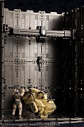Hexa Gear Plastic Model Kit 1/24 Block Base 04 DX Arsenal Grid 23 cm - Severely damaged packaging