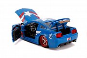 Marvel Hollywood Rides Diecast Model 1/24 2006 Ford Mustang GT with Captain America Figure