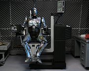 RoboCop Action Figure Ultimate Battle Damaged RoboCop with Chair 18 cm