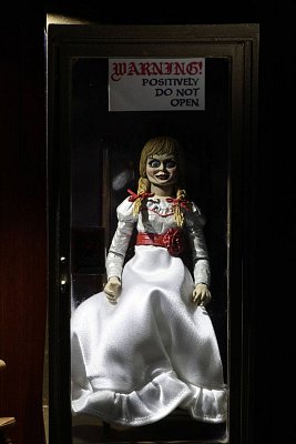 The Conjuring Universe Action Figure Ultimate Annabelle (Annabelle 3) 15 cm --- DAMAGED PACKAGING